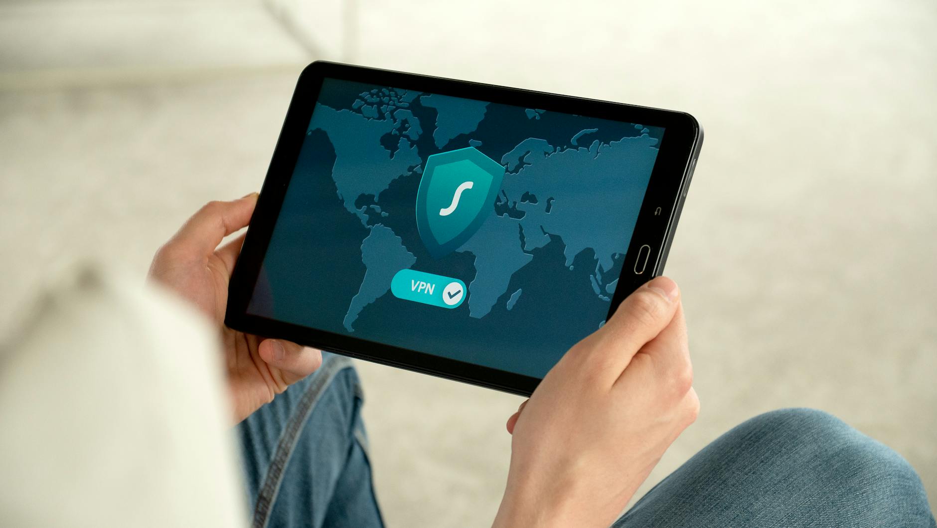 Surfshark 評測 2026：無限裝置 VPN 家庭首選？香港實測